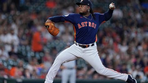 Astros’ Framber Valdez pitching no-hitter through 6 innings against Guardians